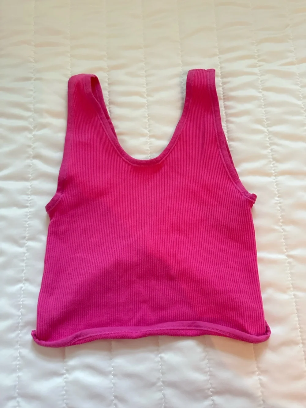 Urban Outfitters Wrap It Up Seamless Reversible Hot Pink Ribbed Tank - Picture 3 of 7